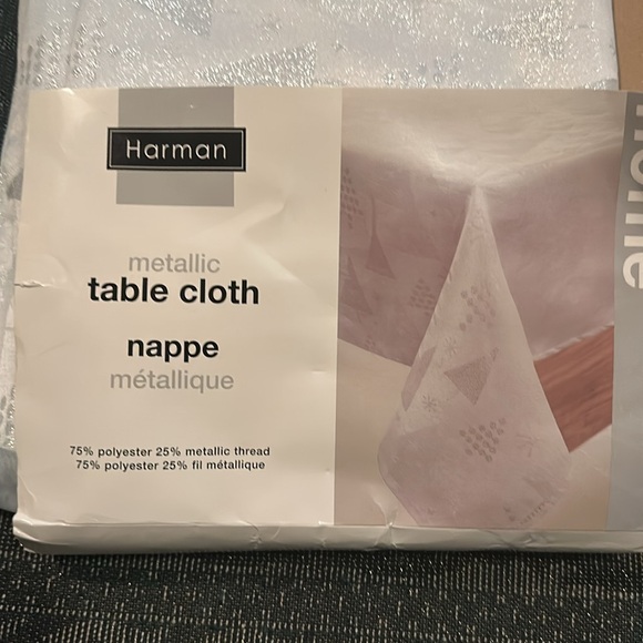 Table cloth - Picture 2 of 3